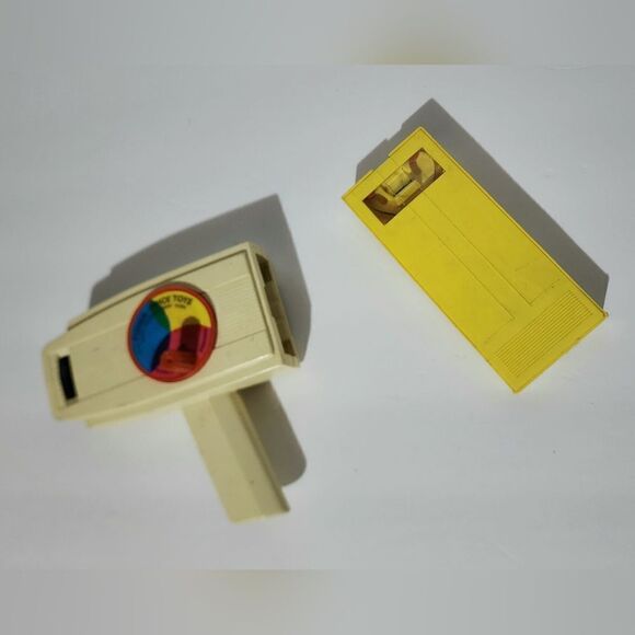 Vintage Fisher price movie viewer - Picture 3 of 4